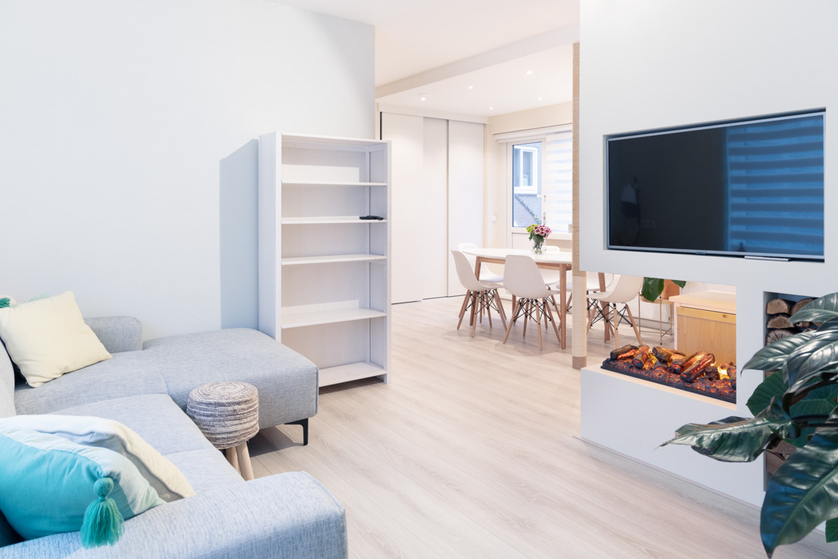 Living_room_sofa.jpg